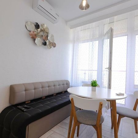 Skyview Apartments Odessa Exterior foto